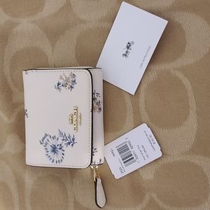 NWT Coach Small Trifold Wallet With Dandelion Floral Print